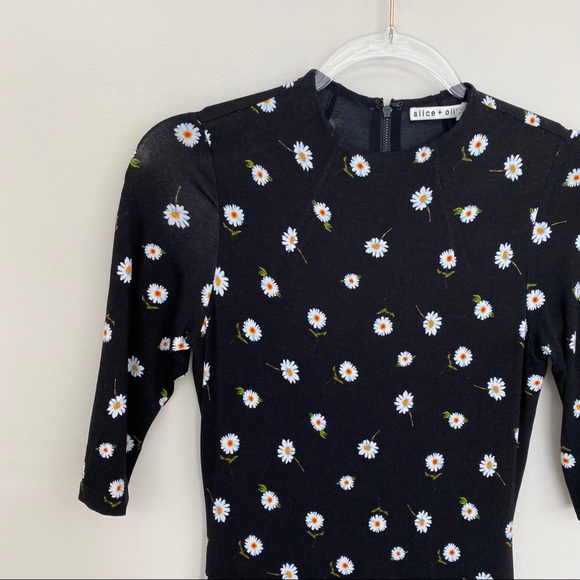 NEW Alice + Olivia Delora Daisy Print Fitted Dress - Picture 5 of 6